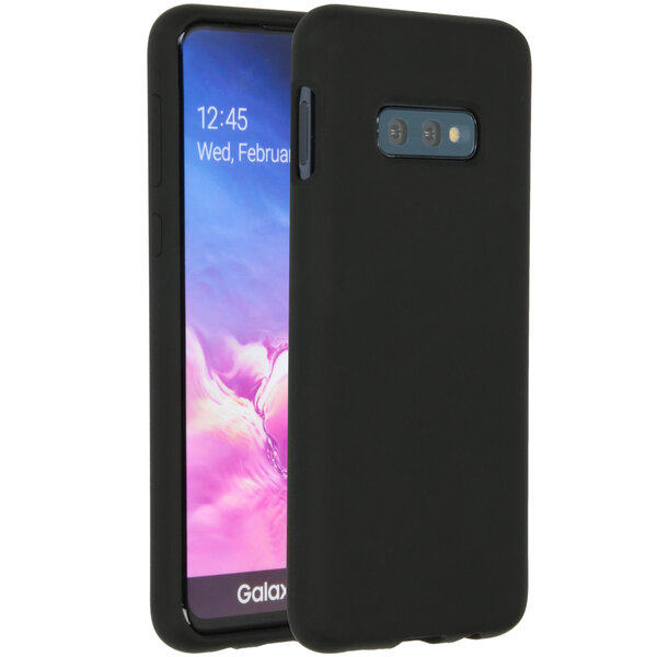 Accezz - Liquid Silicone Backcover voor Samsung Galaxy S10e - Black