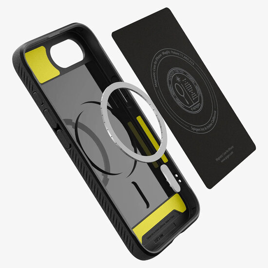 Spigen - Rugged Armor Backcover MagSafe voor Apple iPhone 16e - Matte Black