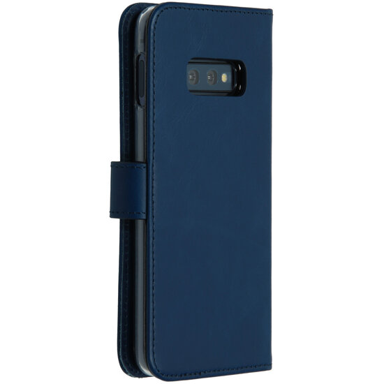 Selencia - Genuine Leather Bookcase voor Samsung Galaxy S10e - Blue