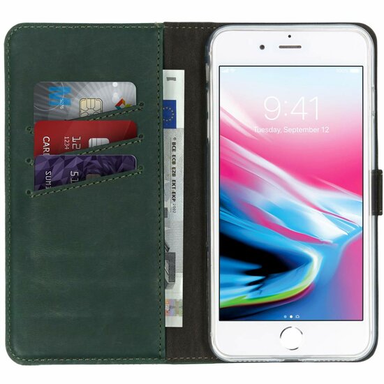 Selencia - Genuine Leather Bookcase voor Apple iPhone 8 Plus / 7 Plus - Green