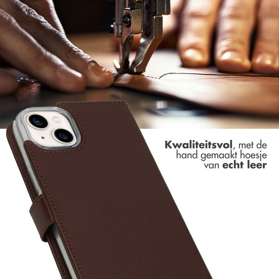 Selencia - Genuine Leather Bookcase voor Apple iPhone 14 Plus - Brown