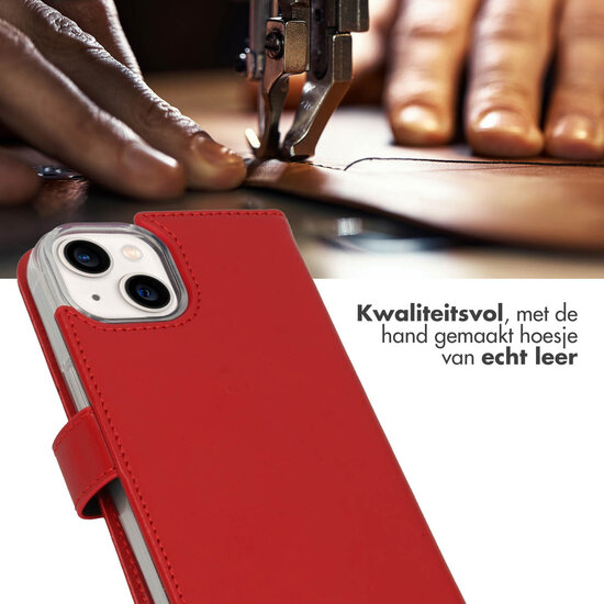 Selencia - Genuine Leather Bookcase voor Apple iPhone 14 - Red